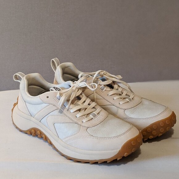 Neutral running shoes, supportive walking sneakers, wide foot travel keens - Picture 1 of 9